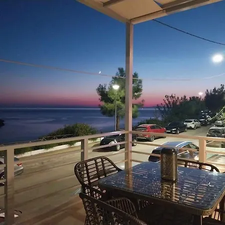 فيلة Adk Maison *