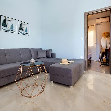 Adk Maison *