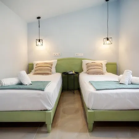 Adk Maison فيلة Skála Marión